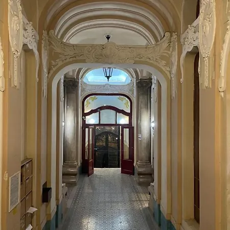 Apartment Vintage In The Heart Of The City